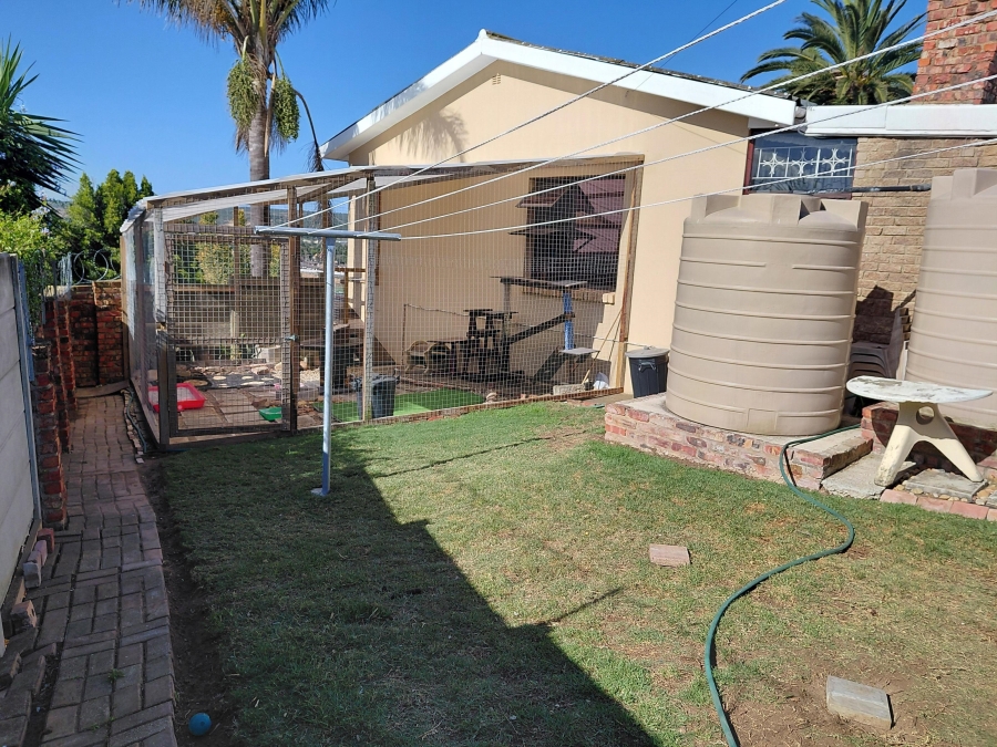 4 Bedroom Property for Sale in Heuwelkruin Eastern Cape